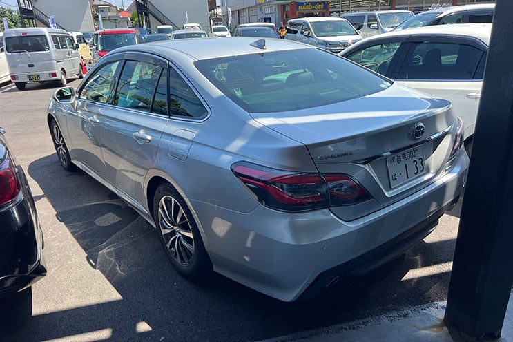 
								Toyota Crown Hybrid S C Package completo									