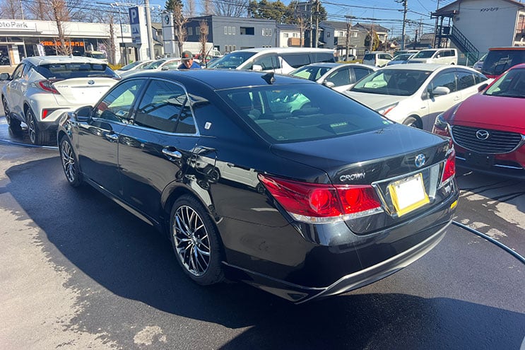 
								Toyota Crown Athlete Híbrido completo									