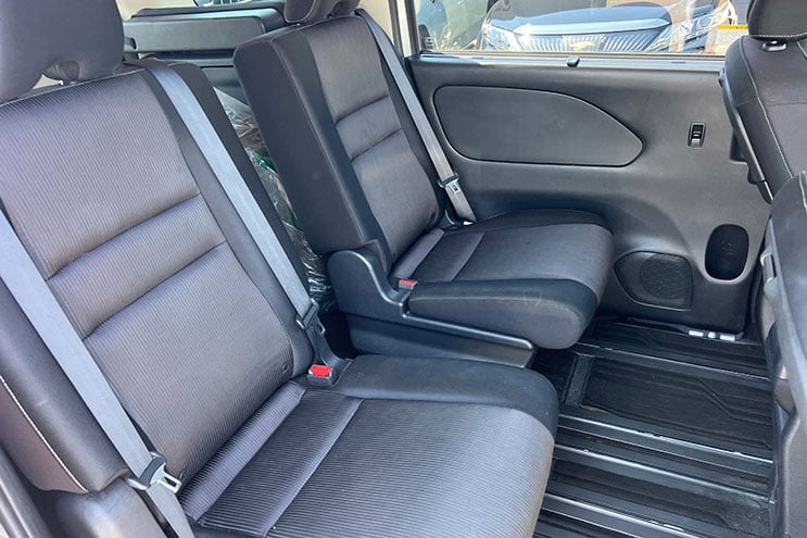 
								Nissan Serena Highway Star completo									