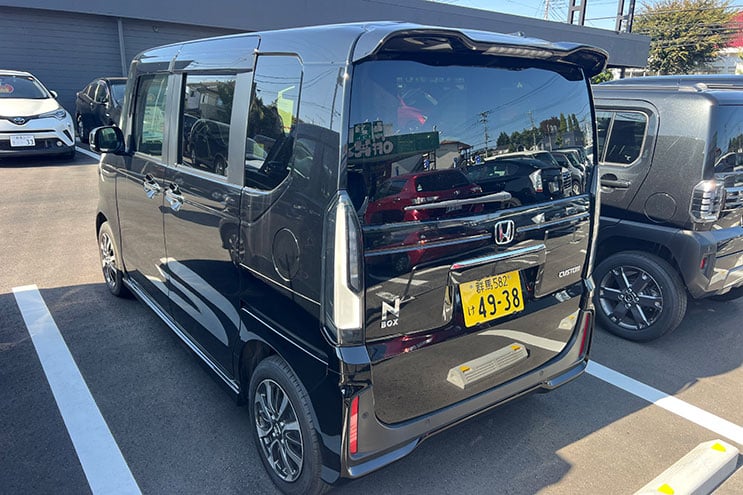 
								Honda N-Box preto – 221125NC completo									