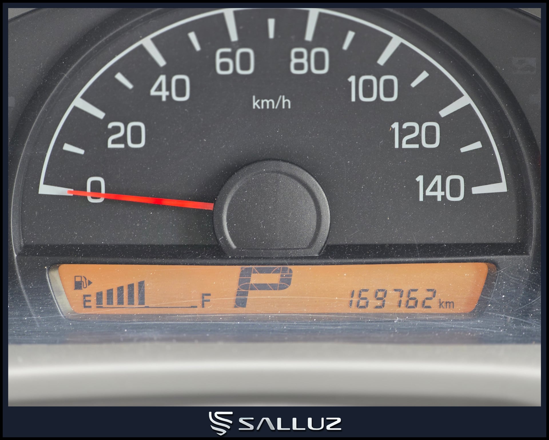 
								Nissan NV100 completo									