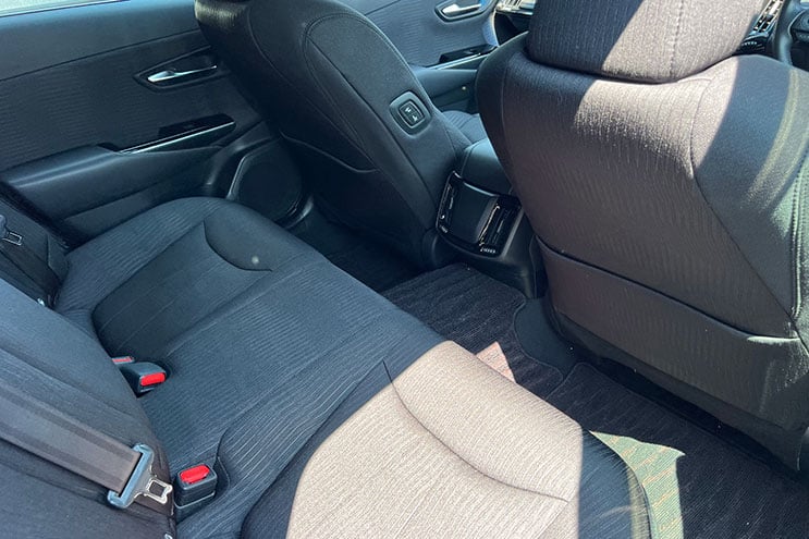 
								Toyota Crown Hybrid S C Package completo									