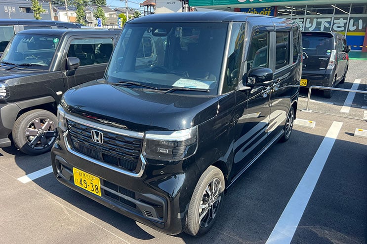 
								Honda N-Box preto – 221125NC completo									