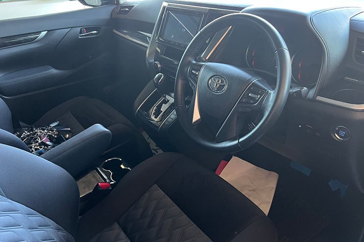 
								Toyota Vellfire Z A Edition completo									