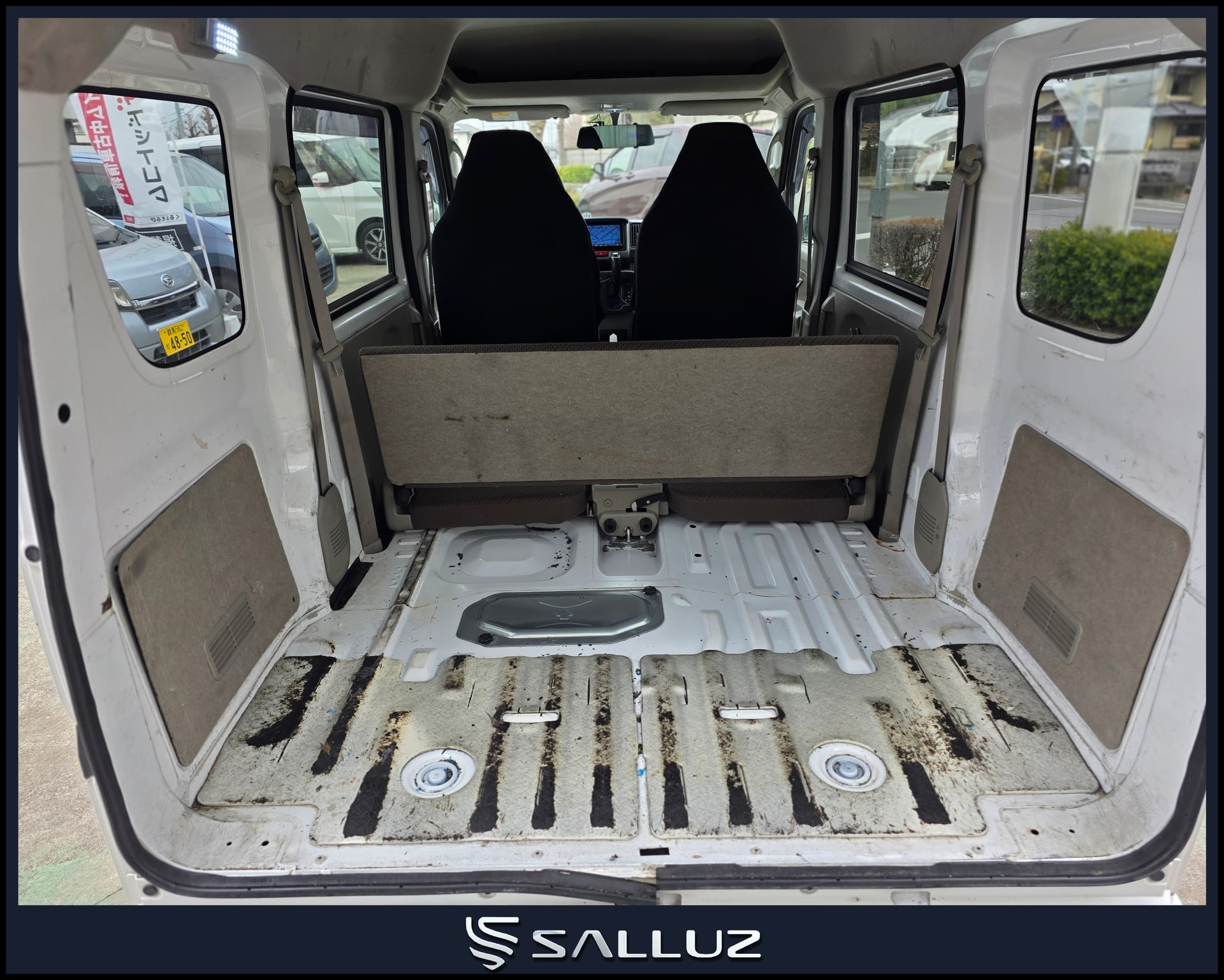 
								Nissan NV100 completo									