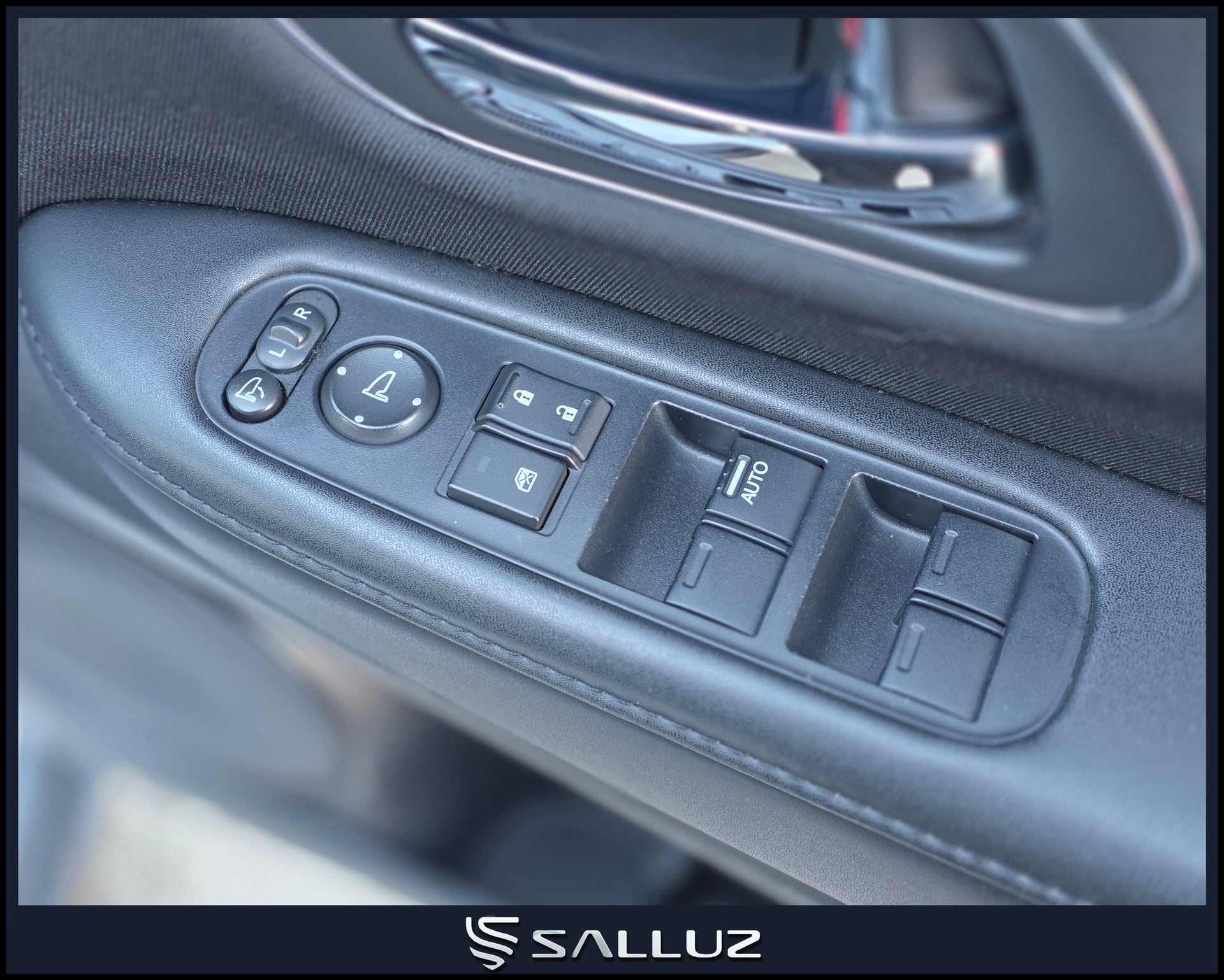 
								Honda Vezel HYBRID X completo									