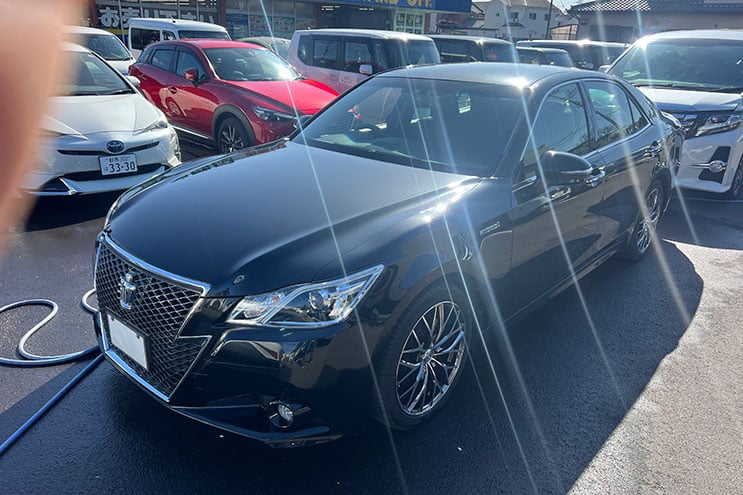 
								Toyota Crown Athlete Híbrido completo									