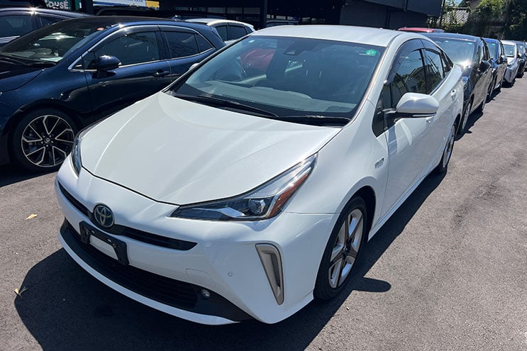 
								Toyota Prius S Touring completo									
