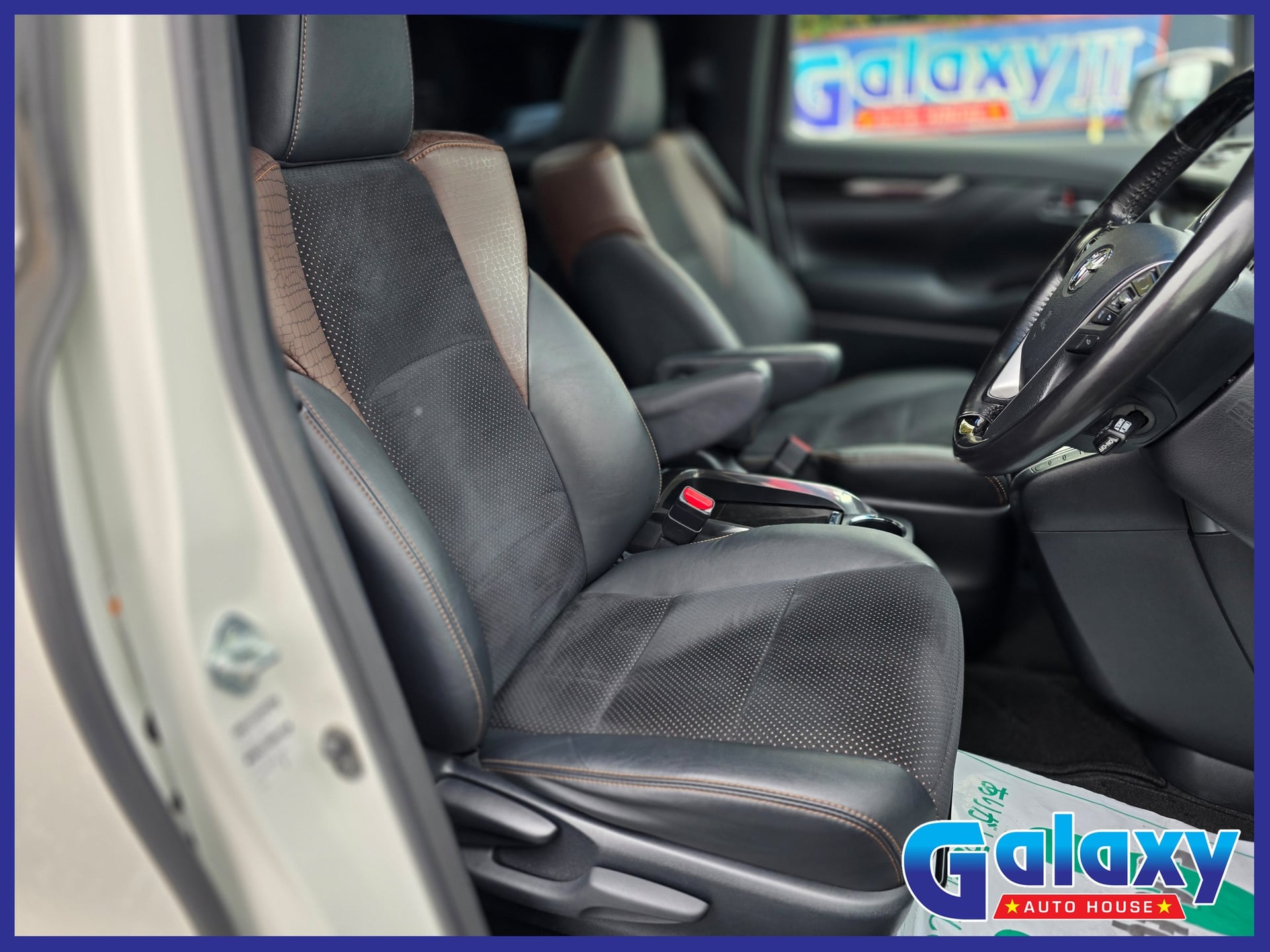 
								Toyota Alphard 2.5S A Package Type Black completo									