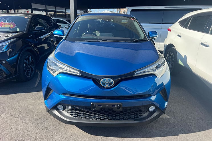 
								Toyota C-HR completo									