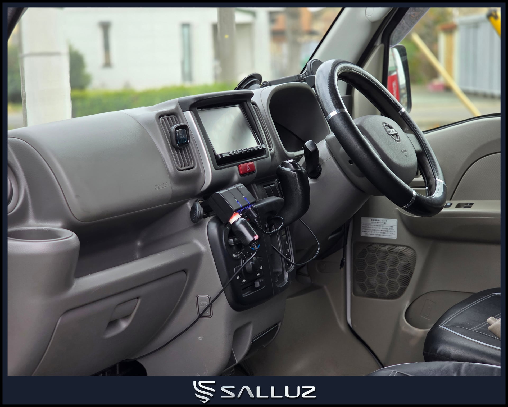 
								Nissan NV100 completo									