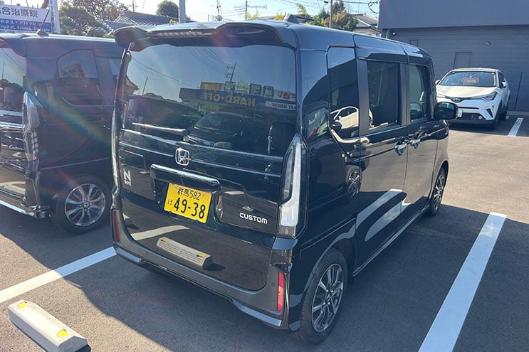 
								Honda N-Box preto – 221125NC completo									