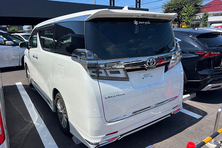 
								Toyota Vellfire 2.5 V completo									