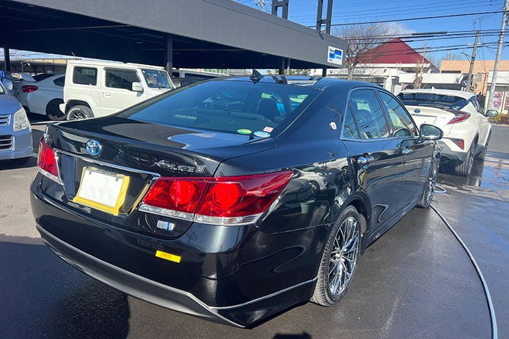 
								Toyota Crown Athlete Híbrido completo									