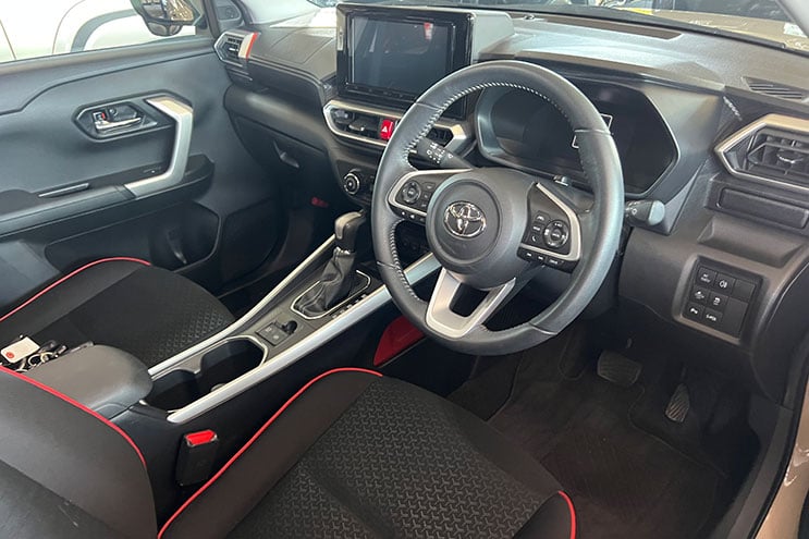 
								Toyota Raize 2022 completo									