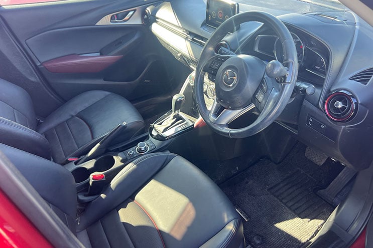 
								Mazda CX-3 completo									