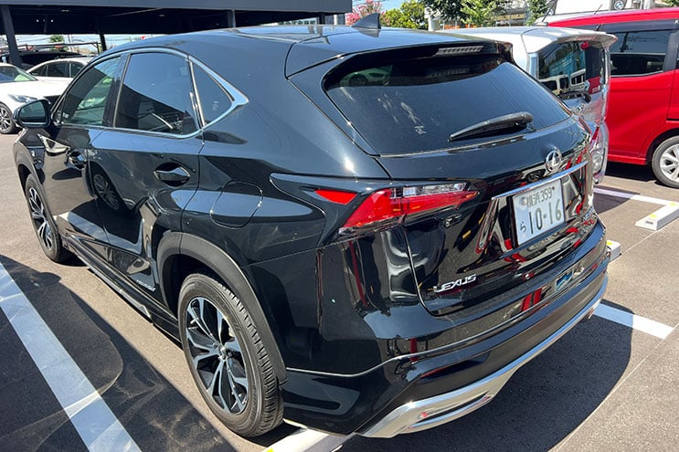 
								Lexus NX300H F Sport completo									