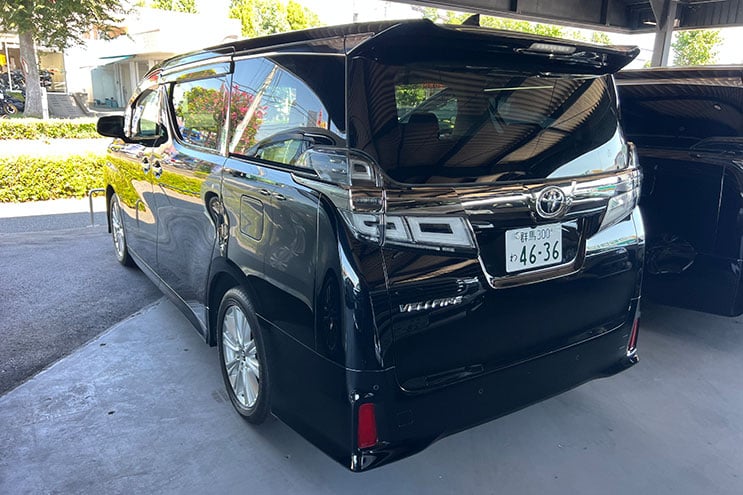 
								Toyota Vellfire Z A Edition completo									