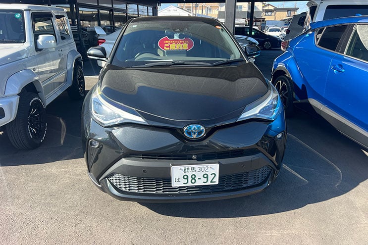 
								Toyota C-HR G completo									