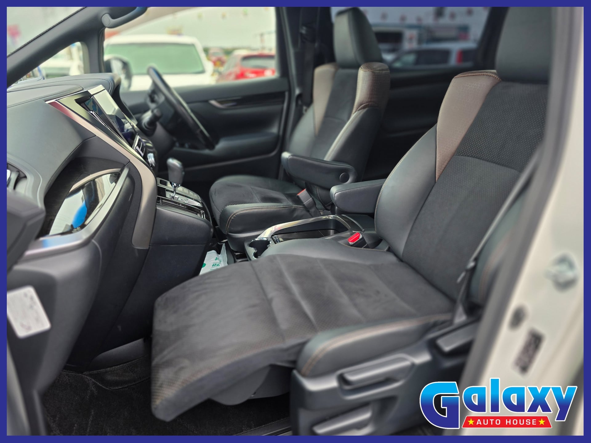 
								Toyota Alphard 2.5S A Package Type Black completo									