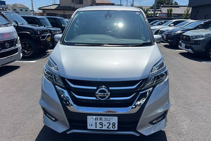
								Nissan Serena Highway Star completo									
