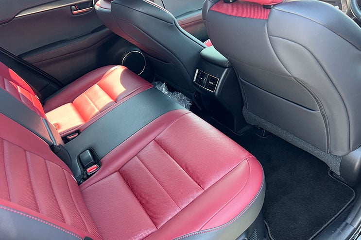 
								Lexus NX300H F Sport completo									