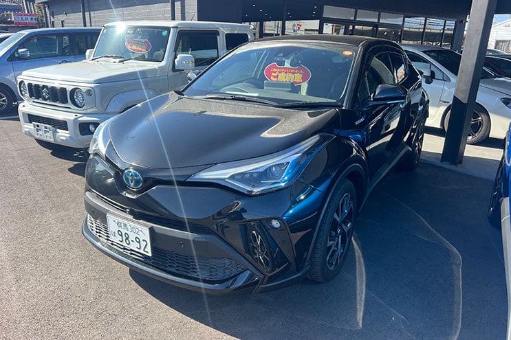 
								Toyota C-HR G completo									