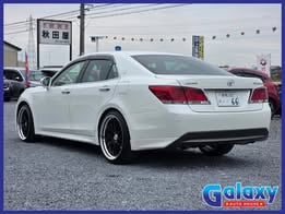 
								Toyota Crown Athlete S completo									
