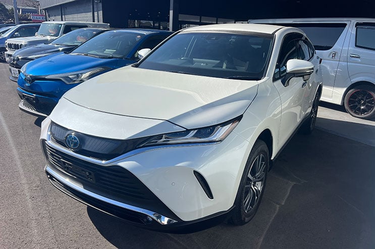 
								Toyota Harrier completo									
