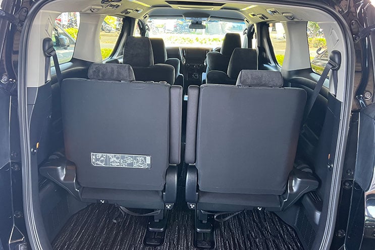 
								Toyota Vellfire Z A Edition completo									