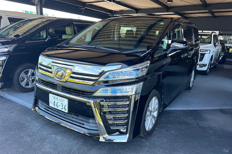 
								Toyota Vellfire Z A Edition completo									