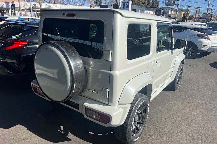 
								Suzuki Jimny completo									