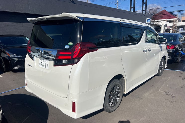 
								Toyota Alphard completo									