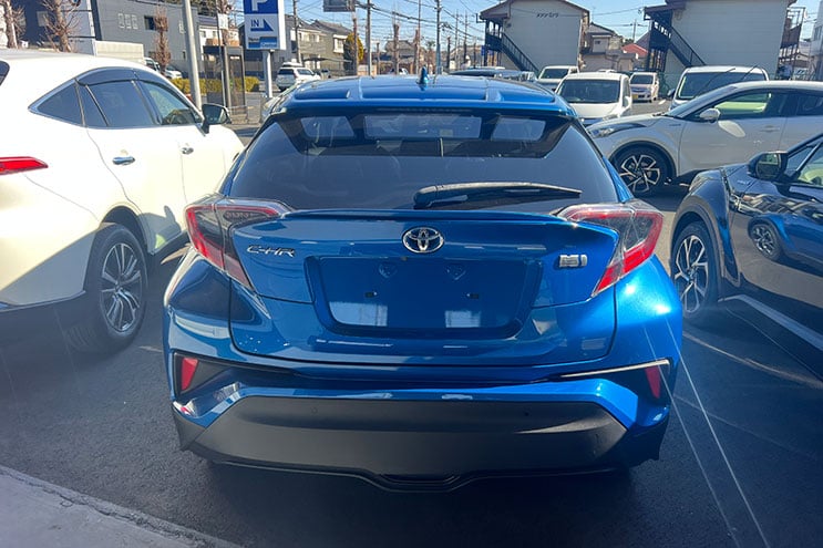 
								Toyota C-HR completo									