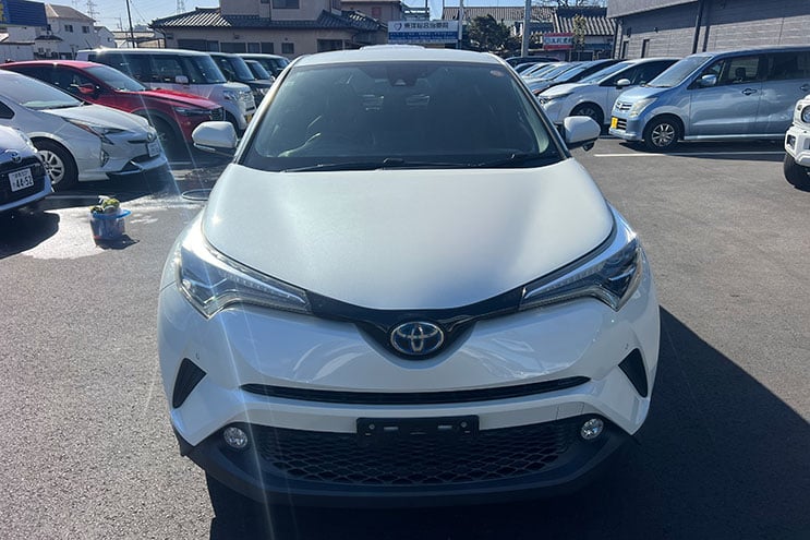 
								Toyota C-HR G completo									