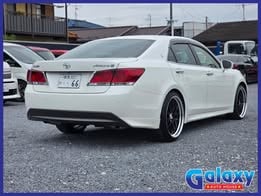 
								Toyota Crown Athlete S completo									