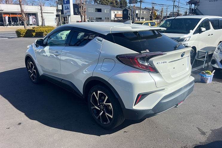 
								Toyota C-HR G completo									