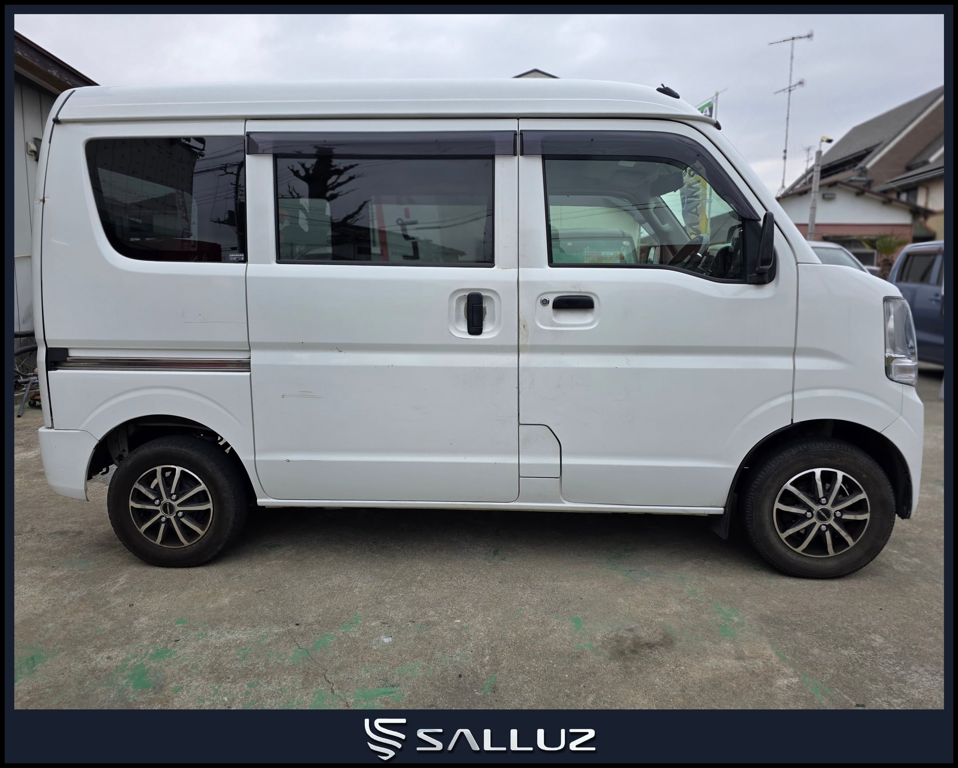 
								Nissan NV100 completo									